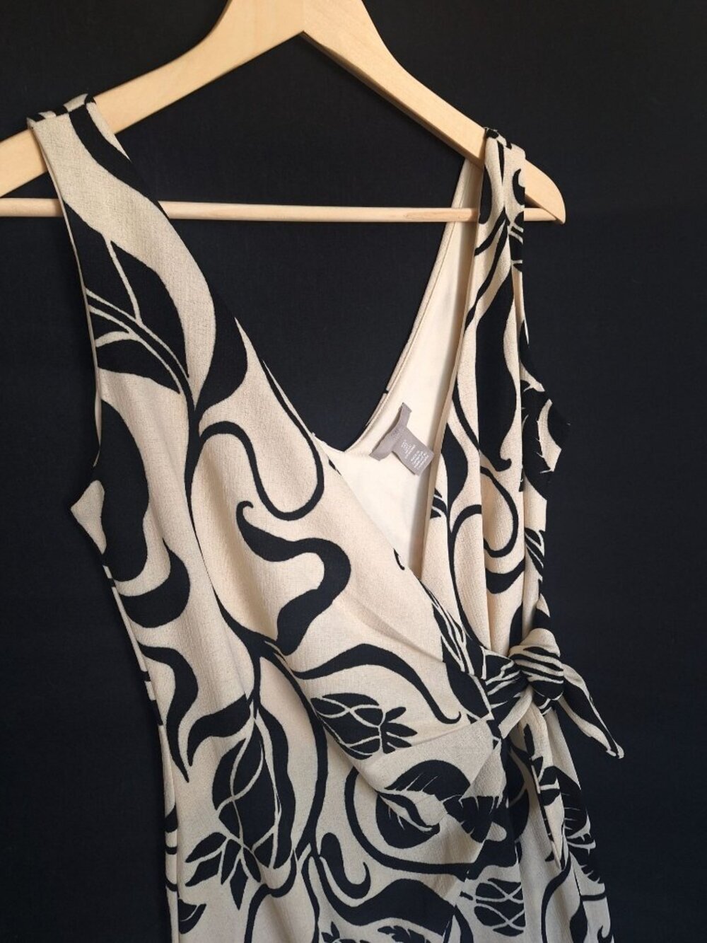 💙 H&M Black Cream Tropical Print Wrap Midi Dress Size S Sleeveless Preppy Tie W - Picture 4 of 8